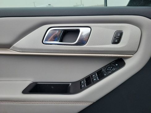 New 2026 Ford Explorer Active w/ Active Comfort Package image 18