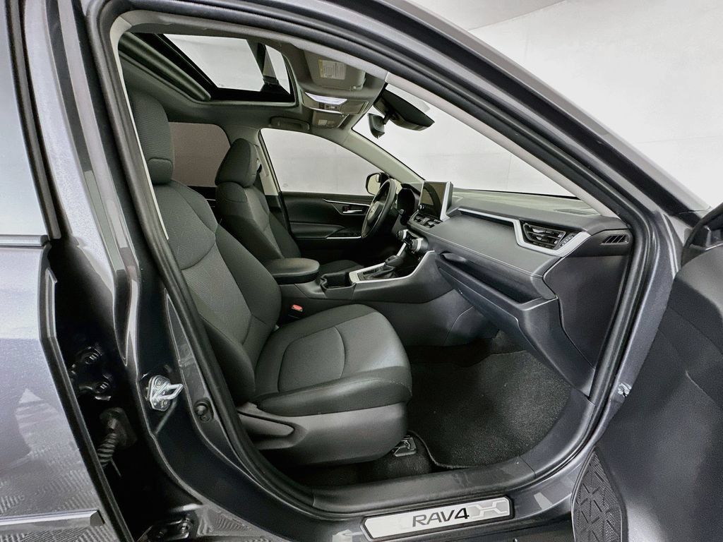 Certified 2025 Toyota RAV4 XLE w/ Convenience Package FWD image 28
