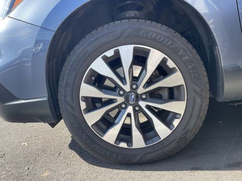 Used 2017 Subaru Outback 2.5i Limited image 12