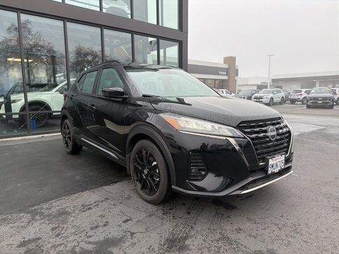 Used 2024 Nissan Kicks SR w/ SR Premium Package image 2