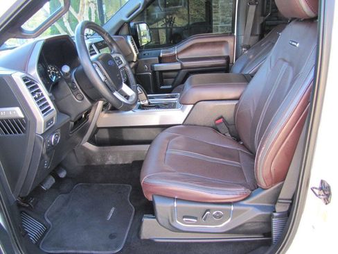 Used 2016 Ford F150 Platinum w/ Equipment Group 701A Luxury image 14