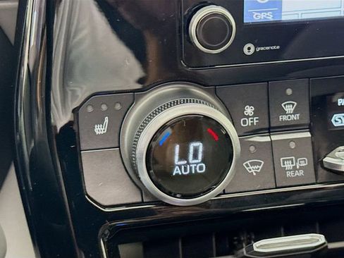 Used 2022 Toyota Highlander XLE image 20