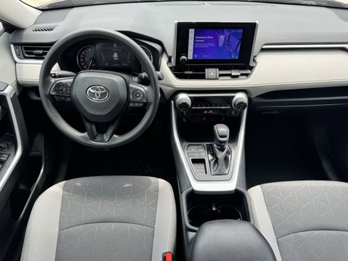 Used 2025 Toyota RAV4 XLE FWD image 14