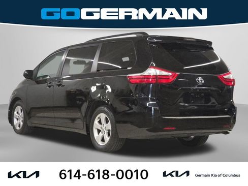 Used 2015 Toyota Sienna LE FWD image 11