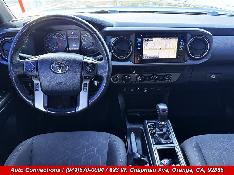 Used 2018 Toyota Tacoma TRD Off-Road w/ Technology Package AWD/4WD image 12
