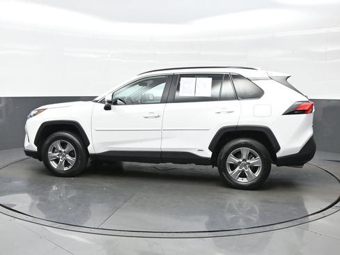 Used 2024 Toyota RAV4 LE AWD/4WD image 3