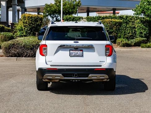 Used 2021 Ford Explorer XLT w/ Equipment Group 202A AWD/4WD image 4