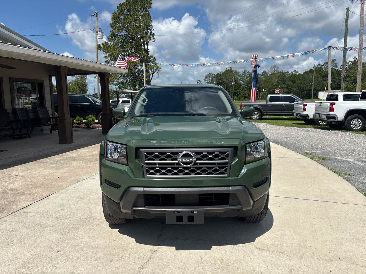 Used 2023 Nissan Frontier SV RWD image 2