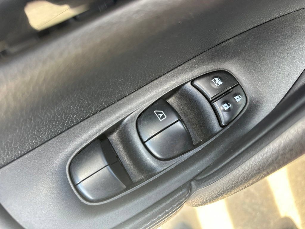Used 2022 Nissan Rogue Sport SL w/ Premium Package AWD/4WD image 17