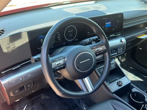 Certified 2025 Hyundai Kona Limited FWD image 9