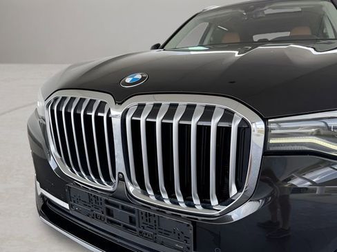 Used 2022 BMW X7 xDrive40i w/ Executive Package image 2