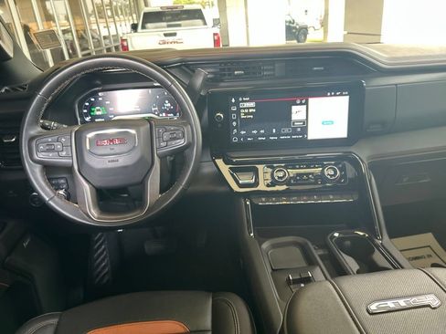 Used 2024 GMC Sierra 2500 AT4 w/ AT4 Premium Plus Package AWD/4WD image 18