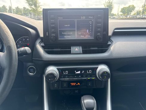 Used 2019 Toyota RAV4 XLE w/ Convenience Package FWD image 18