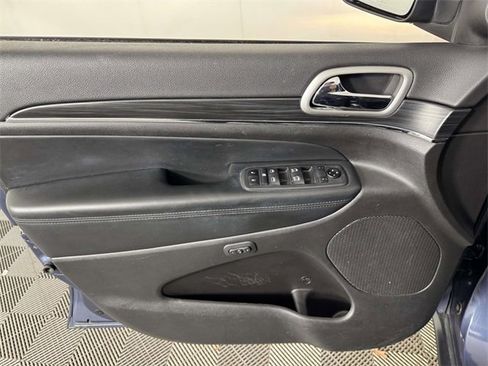 Used 2020 Jeep Grand Cherokee Limited image 17