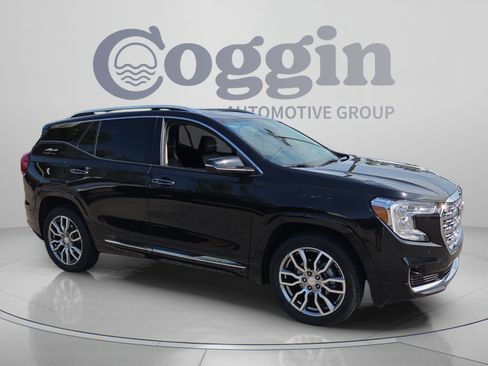 Certified 2024 GMC Terrain Denali w/ Denali Premium Package AWD/4WD image 7