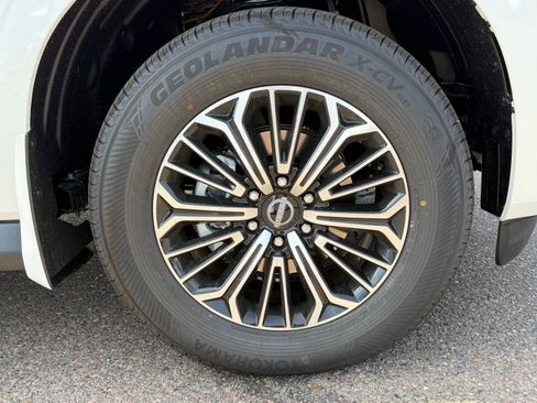 New 2026 Nissan Armada SL w/ Captain's Chari Seat Package image 10