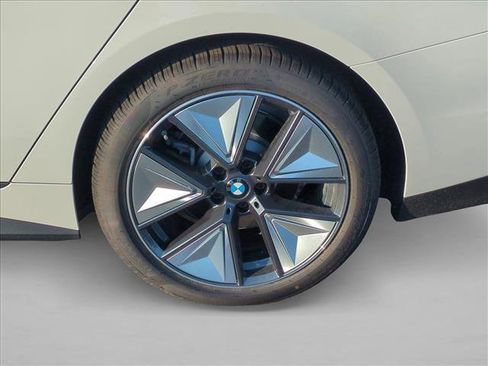 Used 2026 BMW i4 eDrive40 w/ Premium Package RWD image 10