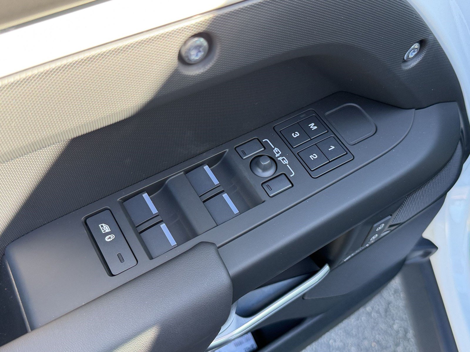 New 2026 Land Rover Defender 110 S AWD/4WD image 25