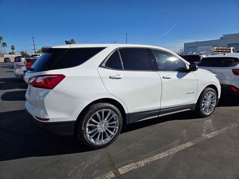 Used 2019 Chevrolet Equinox LS w/ LS Convenience Package image 2