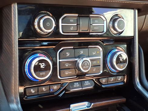 Certified 2024 GMC Yukon Denali Ultimate image 10