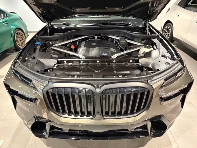 New 2026 BMW X7 xDrive40i w/ M Sport Package AWD/4WD image 23