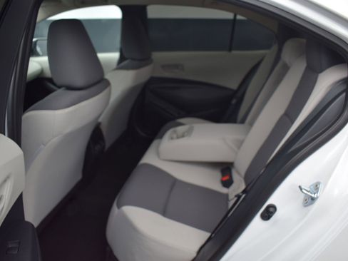 Used 2025 Toyota Corolla LE w/ LE Premium Package image 12