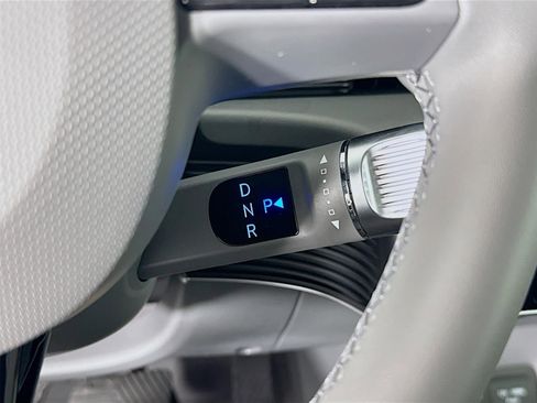 New 2025 Hyundai Ioniq 5 SE image 18