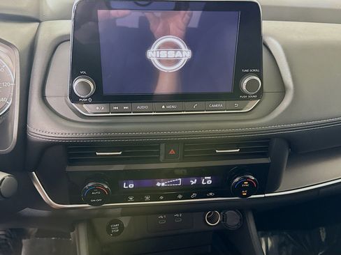 Used 2026 Nissan Rogue SV image 18