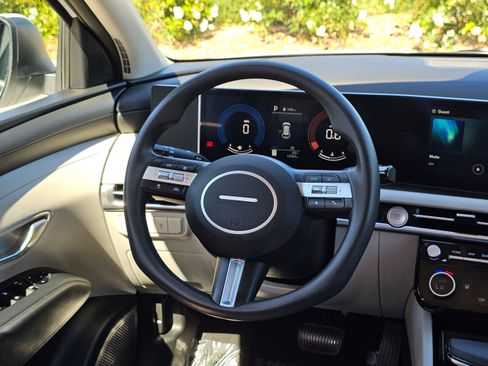 Used 2025 Hyundai Tucson SEL image 23