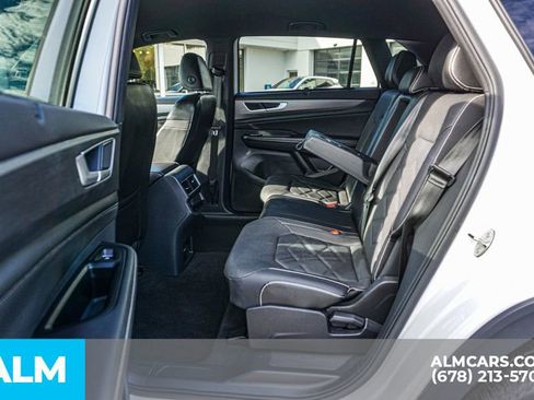 Used 2024 Volkswagen Atlas Cross Sport SE image 21