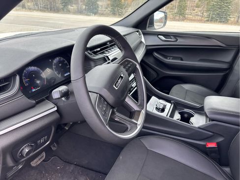 New 2025 Jeep Grand Cherokee Altitude image 56