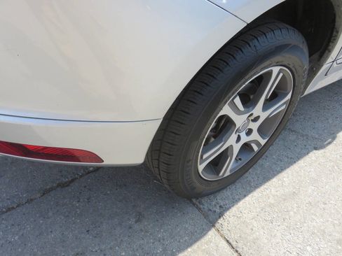 Used 2015 Volvo XC60 T6 Premier Plus AWD/4WD image 37