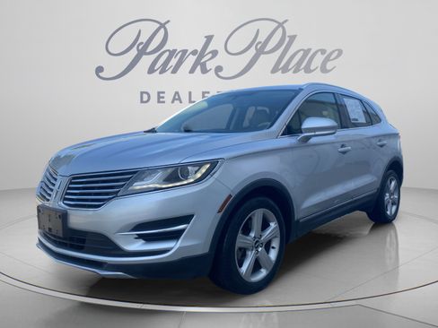 Used 2017 Lincoln MKC Premiere FWD image 1