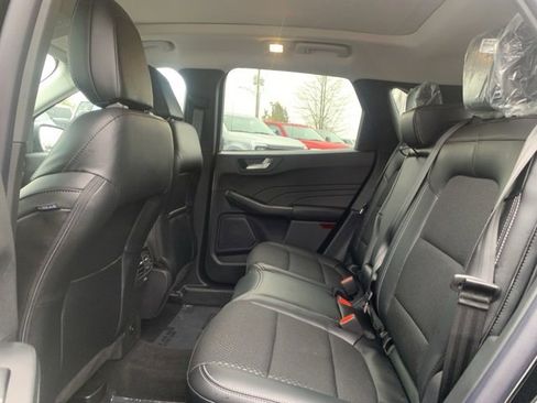 New 2025 Ford Escape SE w/ Class II Trailer Tow Package image 12