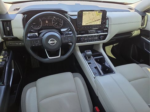 Used 2022 Nissan Pathfinder SL FWD image 12