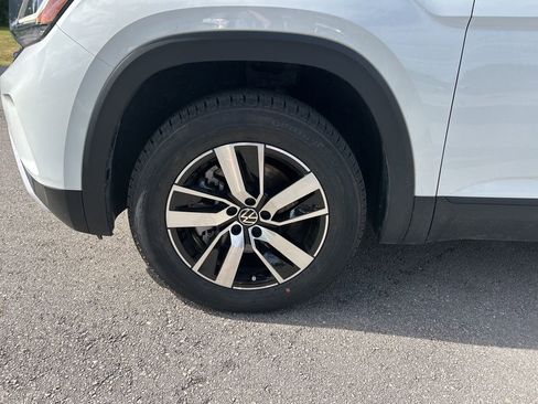 Certified 2023 Volkswagen Atlas SE image 45