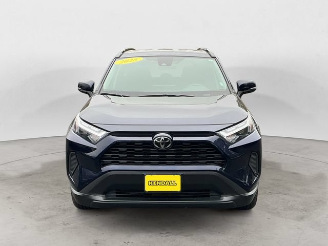 Used 2025 Toyota RAV4 XLE AWD/4WD image 2