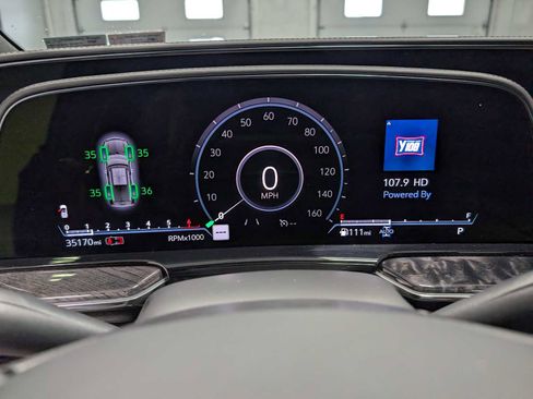 Certified 2021 Cadillac Escalade Premium Luxury image 28