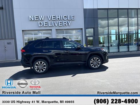 Used 2019 Toyota RAV4 Limited AWD/4WD image 10