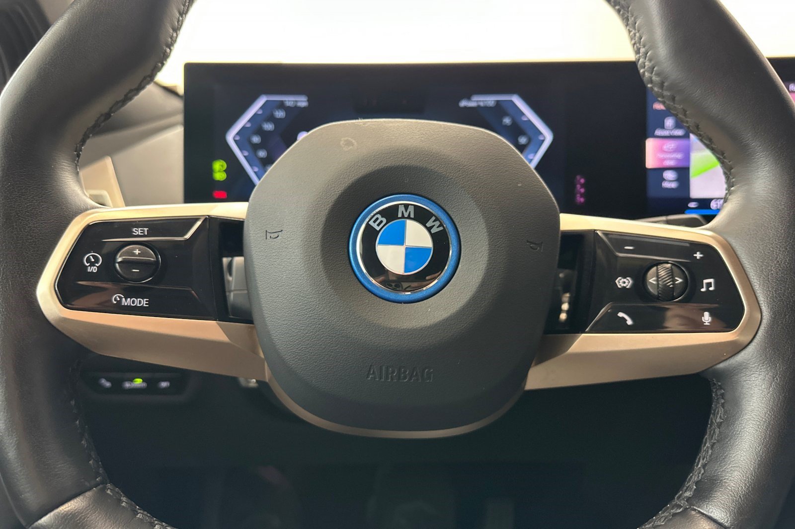 Certified 2024 BMW iX xDrive50 w/ Premium Package AWD/4WD image 10