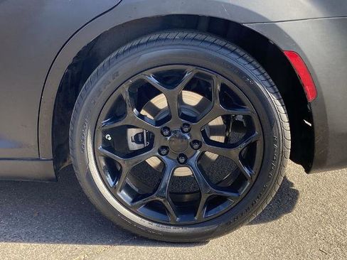 Used 2022 Chrysler 300 Touring image 27
