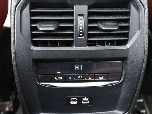 Used 2022 BMW 330i xDrive 330i xDrive w/ Driving Assistance Package image 22