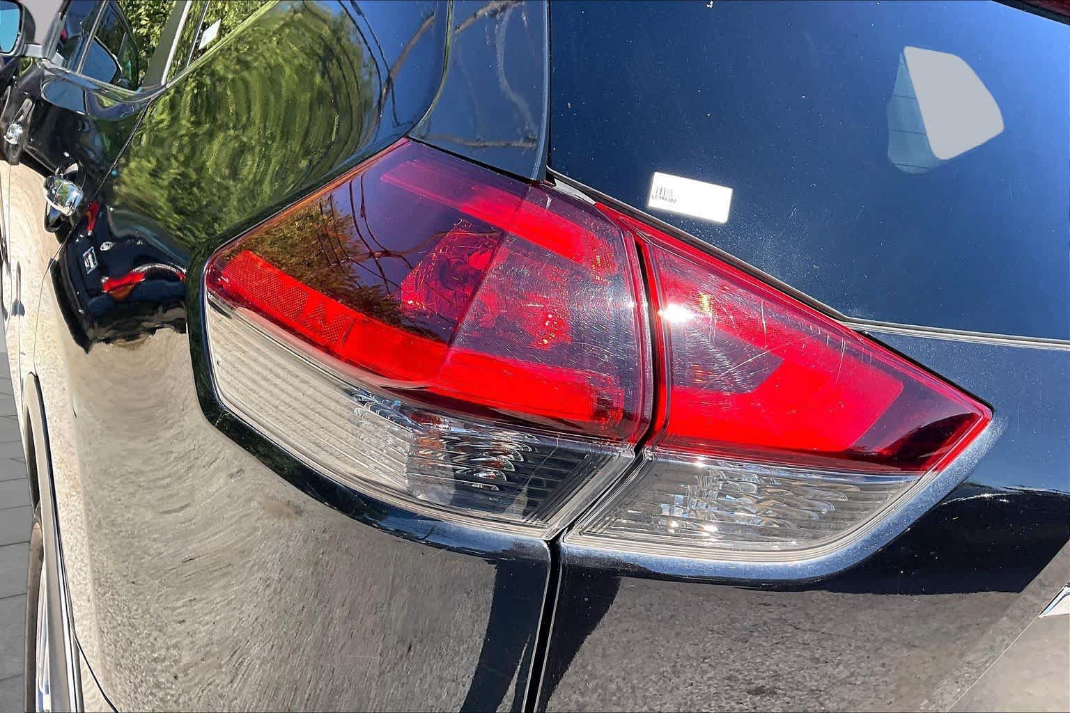 Used 2020 Nissan Rogue S w/ Special Edition Package FWD image 28
