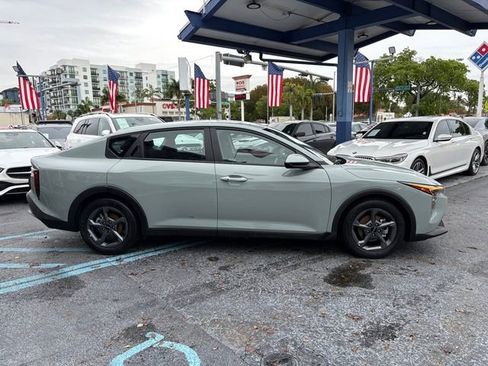 Used 2025 Kia K4 LX image 5