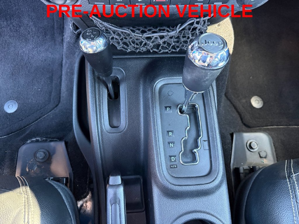 Used 2015 Jeep Wrangler Unlimited Sahara w/ Connectivity Group AWD/4WD image 20