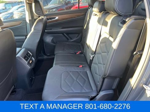 Used 2024 Volkswagen Atlas SE AWD/4WD image 26