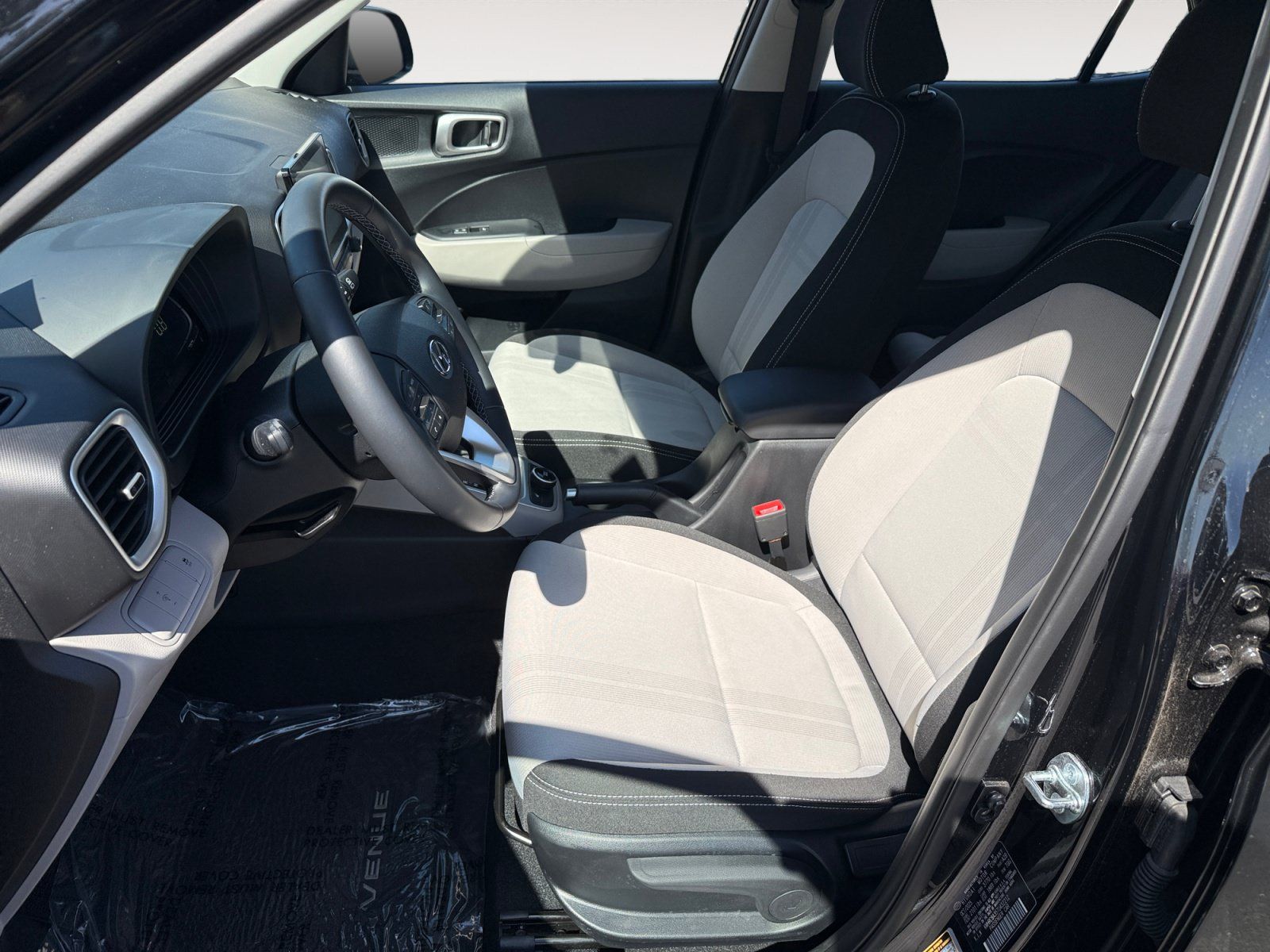 Certified 2026 Hyundai Venue SEL FWD image 10