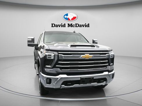 Used 2024 Chevrolet Silverado 2500 LTZ image 2