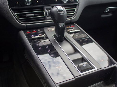 Used 2022 Porsche Macan GTS image 21