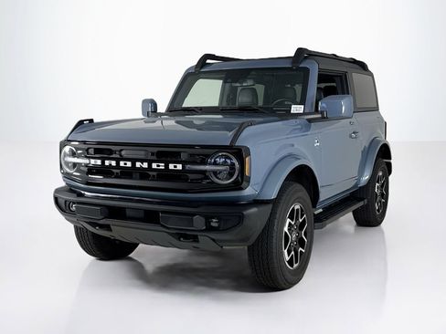 Used 2023 Ford Bronco Outer Banks AWD/4WD image 1